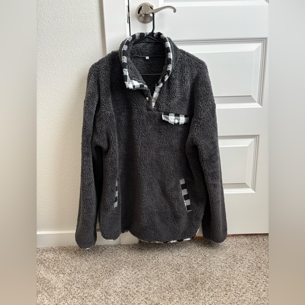 Cozy Charcoal Fleece Zip-Up Jacket